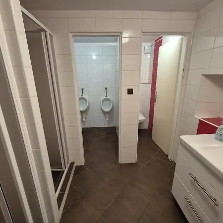 Na Hrani *